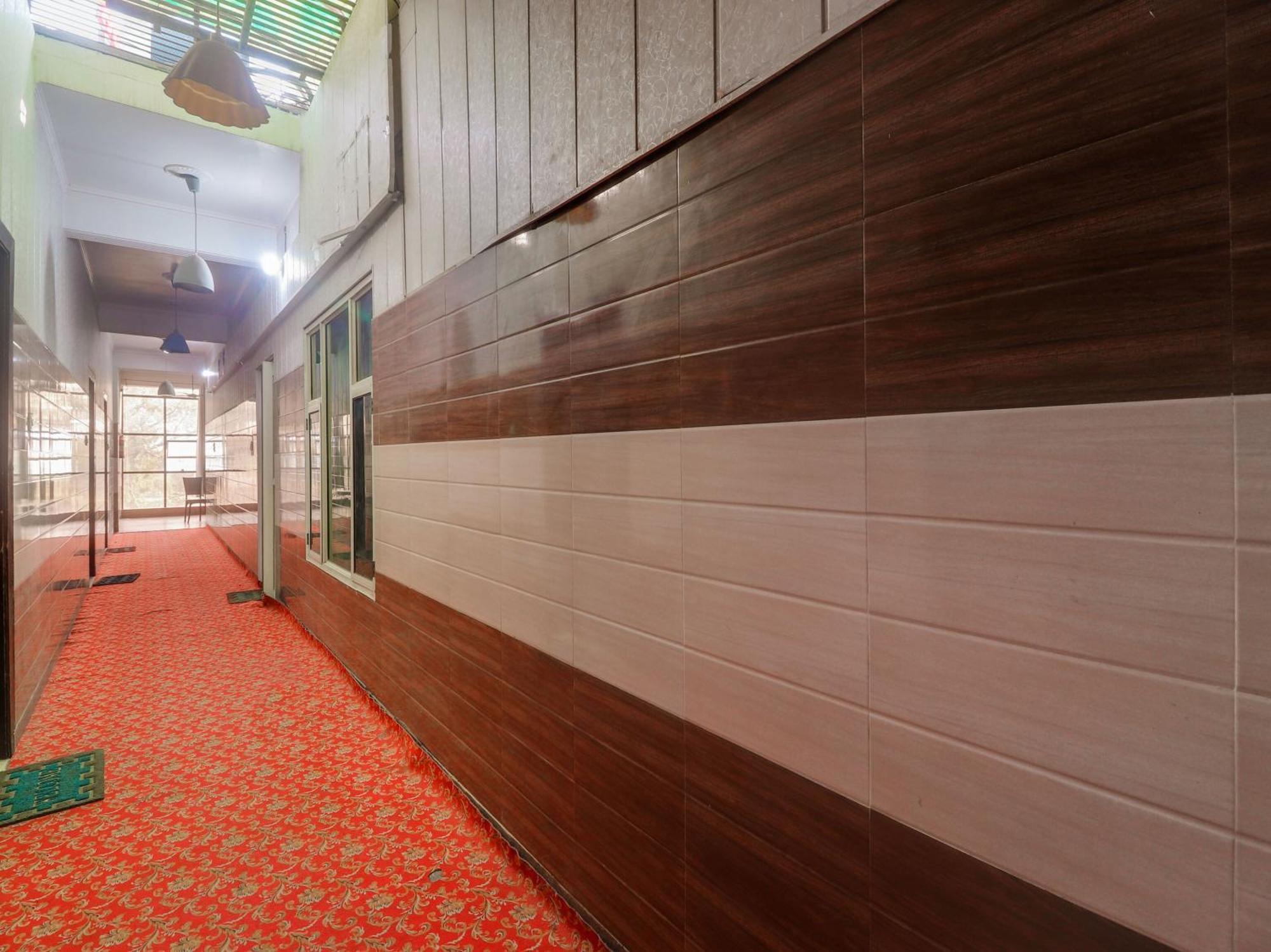 ホテル Collection O Paradise And Restaurant Kashipur エクステリア 写真