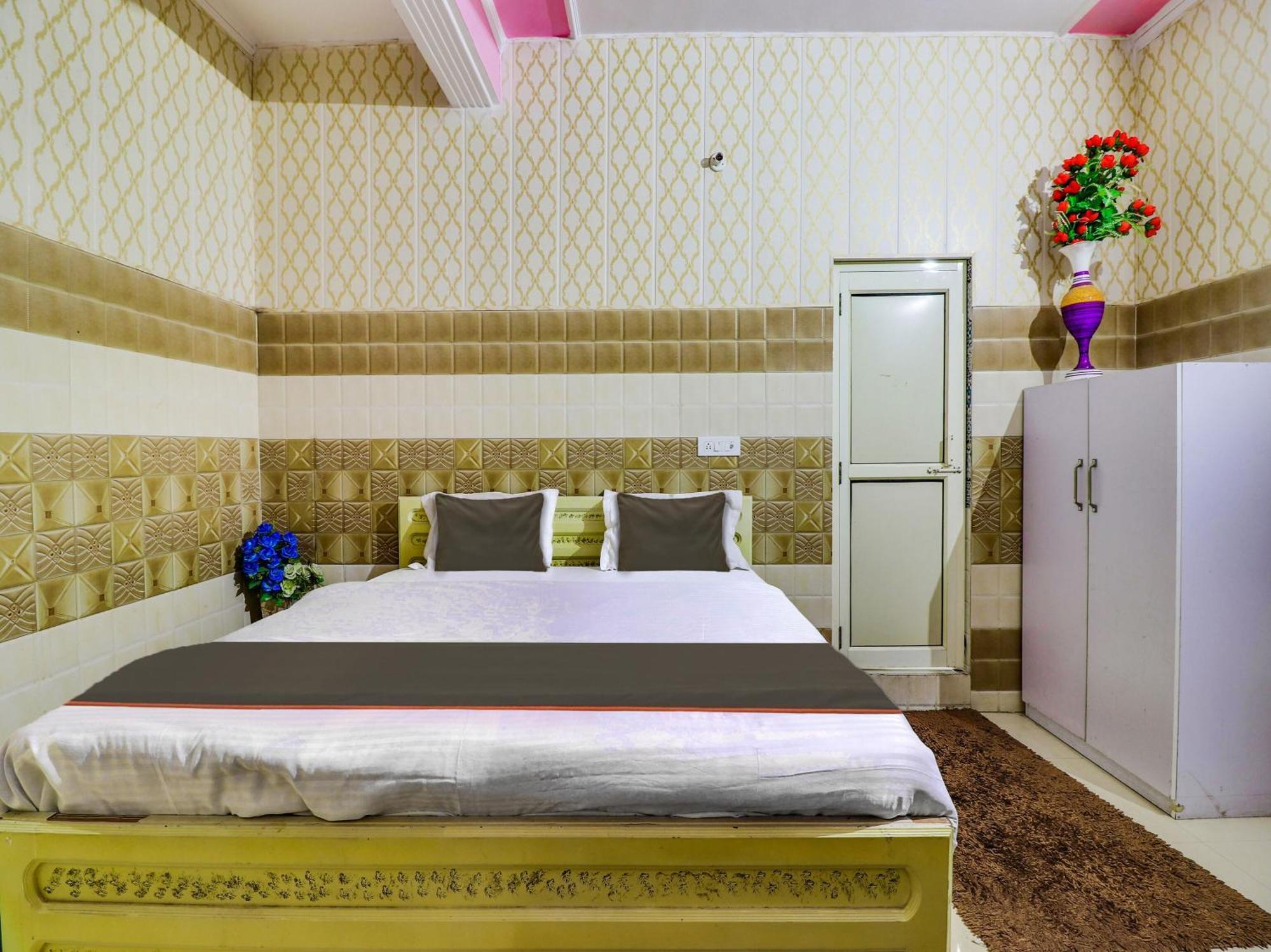 ホテル Collection O Paradise And Restaurant Kashipur エクステリア 写真